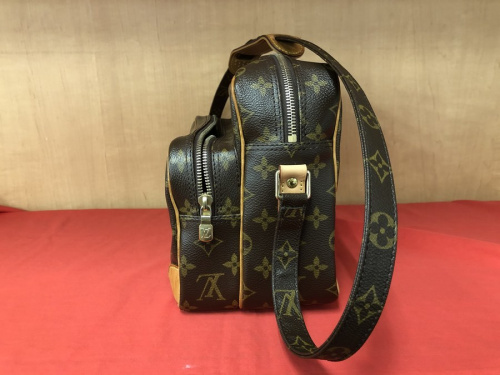 ショルダーバックのLOUIS VUITTON (ルイ・ヴィトン）