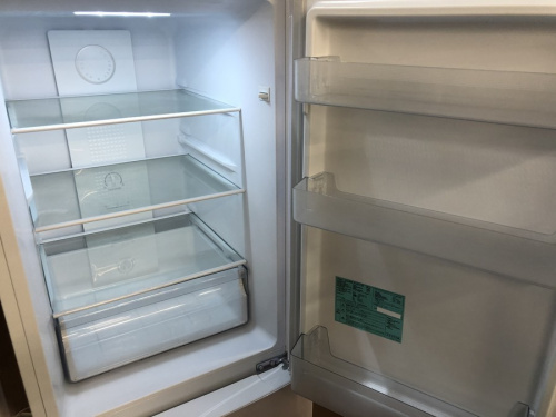 冷蔵庫の2ドア冷蔵庫