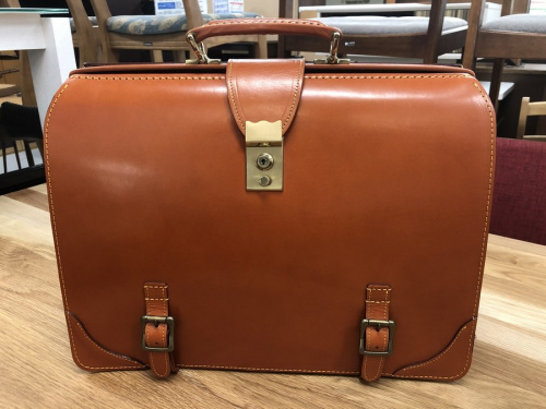 バッグのダレスバッグ