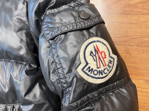 ダウンジャケットのMONCLER