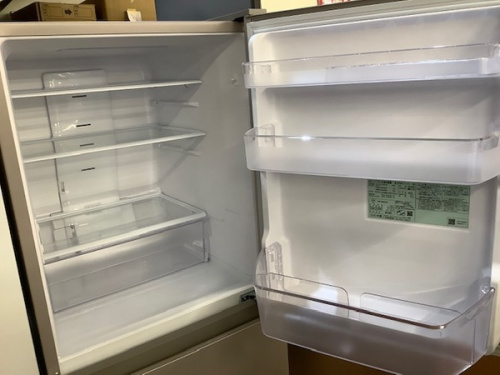 3ドア冷蔵庫のHITACHI（ヒタチ）