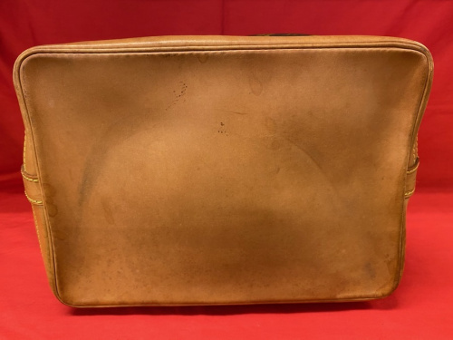 ショルダーバッグのLOUIS VUITTON