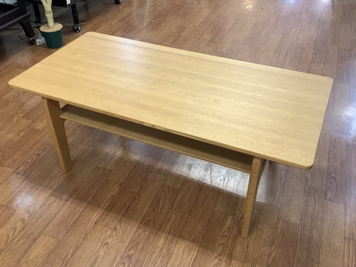 生活家具のローテーブル