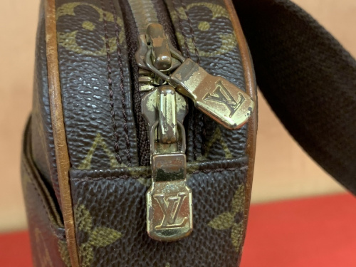 ポシェットガンジュのLOUIS VUITTON