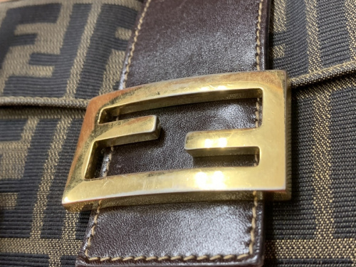 ハンドバッグのFENDI フェンディ