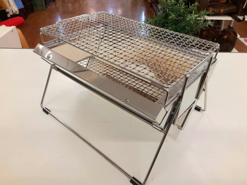 アウトドアの焚火台　グリル