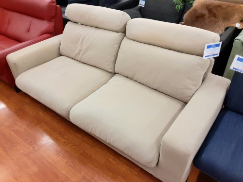 生活家具の2人掛けソファー