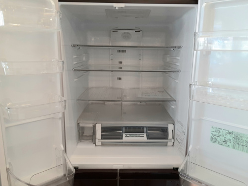 6ドア冷蔵庫のHITACHI ヒタチ