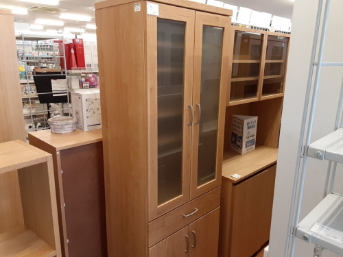 生活家具の食器棚