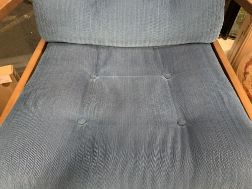 イスのMARUICHI　マルイチ