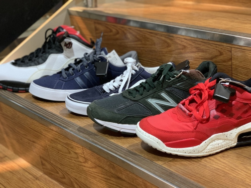 スニーカーの買取強化
