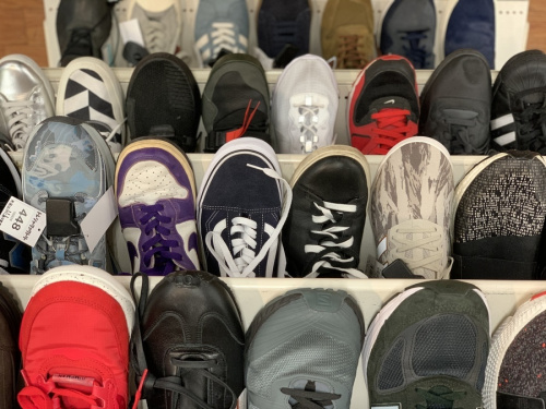 大船　スニーカー　中古のアディダス　ナイキ　コンバース　ニューバランス