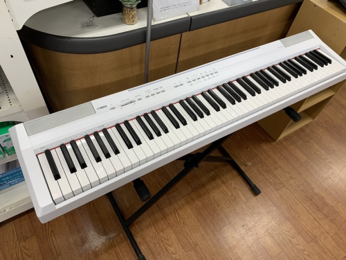 中古楽器店の電子ピアノ