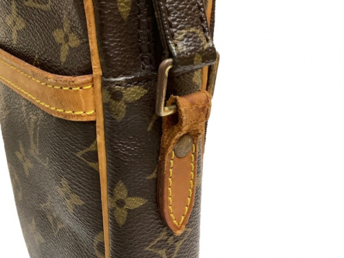 LOUIS VUITTONのバッグ・財布