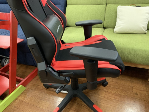 ゲーミングチェアのDXRACER デラックスレーサー