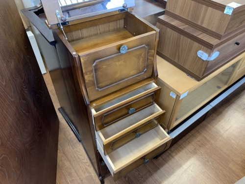 チェストのkarimoku　カリモク