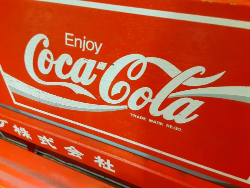 Coca Cola (コカコーラ)のベンチ
