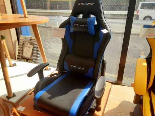 家具のゲーミングチェア