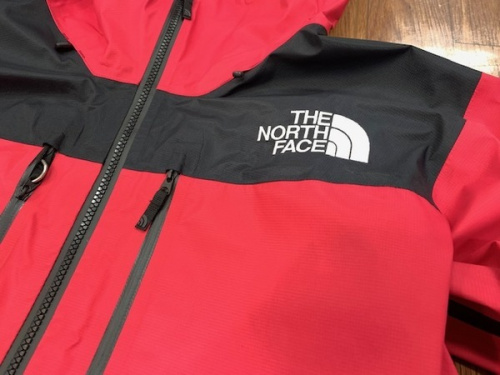 アウトドア用品のアウトドアウェア