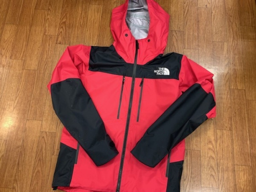 アウトドアウェアのMULTIDOORSY