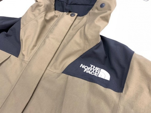 アウトドア用品のアウトドアウェア