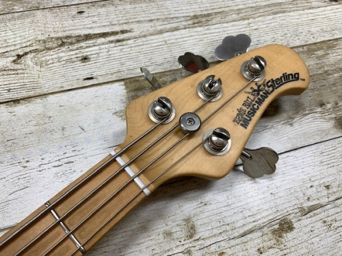 ギターのMUSICMAN