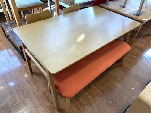 家具のダイニングセット