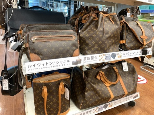 ルイヴィトンのLOUIS VUITTON