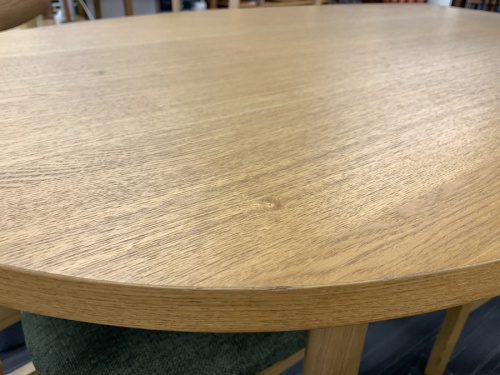 ダイニングセットのフランフラン