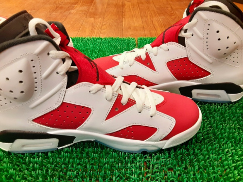 AIR JORDANのカーマイン