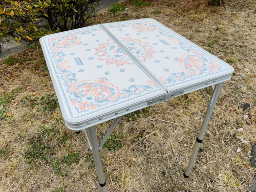 Coleman（コールマン）とBEAMS（ビームス）コラボのアウトドアテーブル