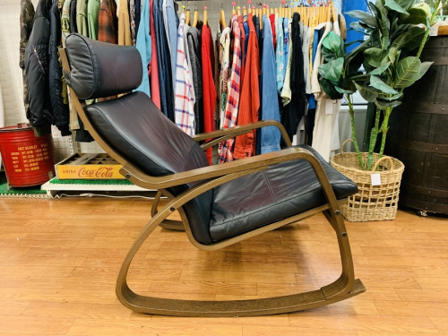 ソファーのロッキングチェア