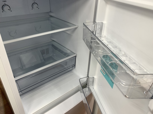 未使用の2ドア冷蔵庫