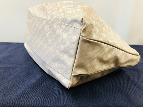 Softyのバッグ・財布
