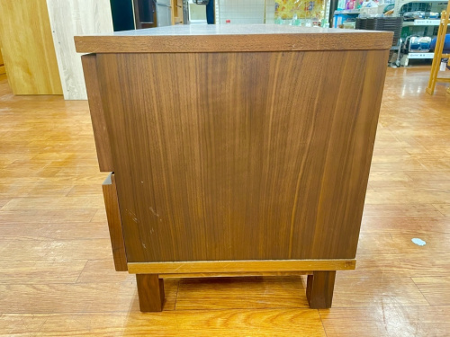 テレビ台のウォールナット