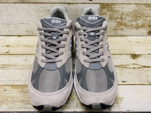 スニーカーのNEW BALANCE