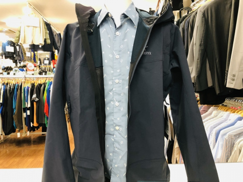 アウトドア用品のアウトドアウェア