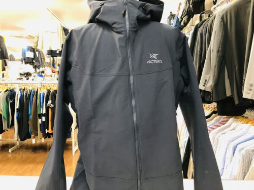 アークテリクスのソフトシェル