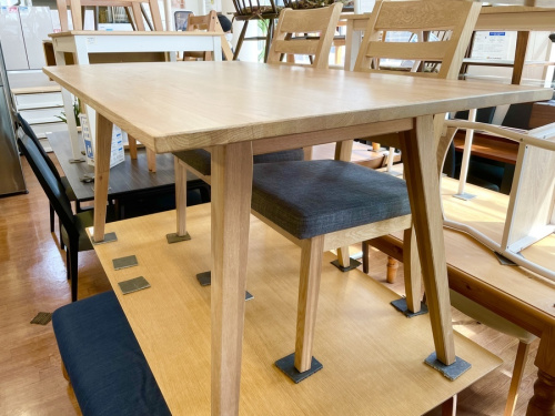 ニトリのオーク材