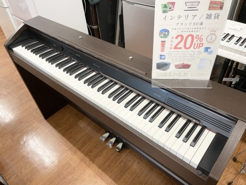 中古楽器店の電子ピアノ