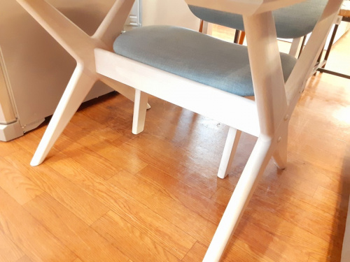 ニトリのダイニングテーブル