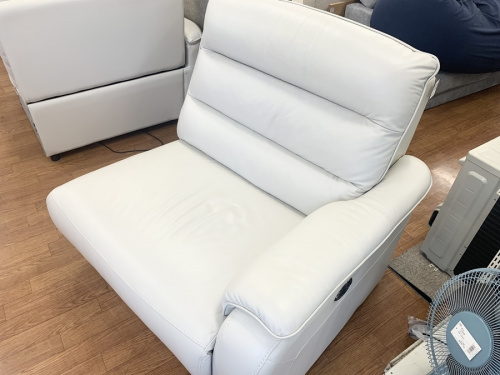 電動リクライニングソファーの3人掛けソファー