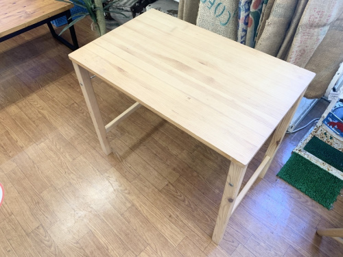 デスクのチェアー　