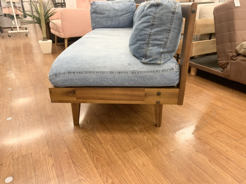 ウニコの2人掛けソファー