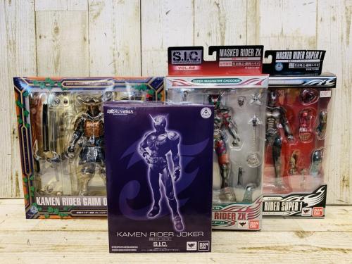 ヒーローのBANDAI