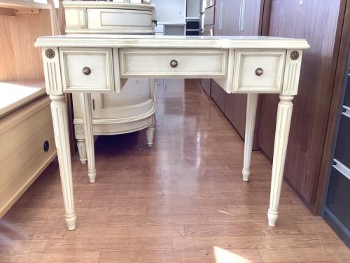 NAGANO INTERIORのデスク