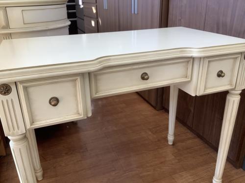 テーブルのアンティーク