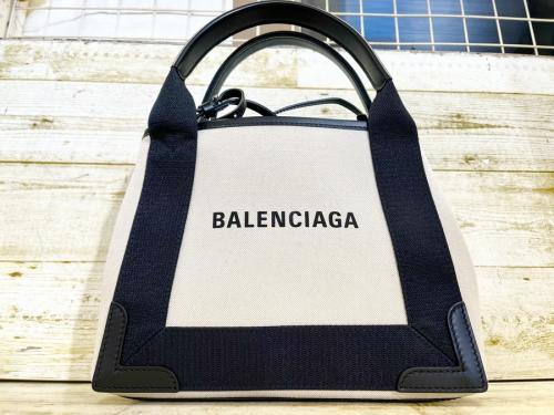 バレンシアガのBALENCIAGA