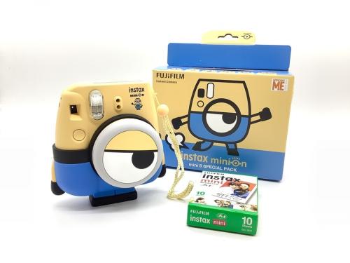 チェキのコンパクトカメラ