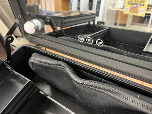 ドレッサーのFrancfranc